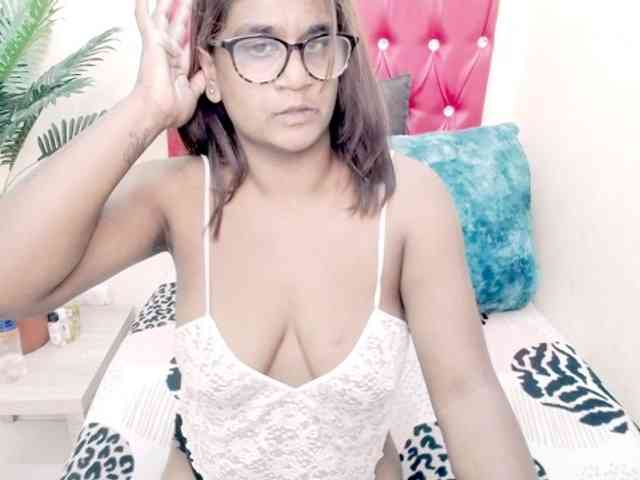 strawberrylips webcam