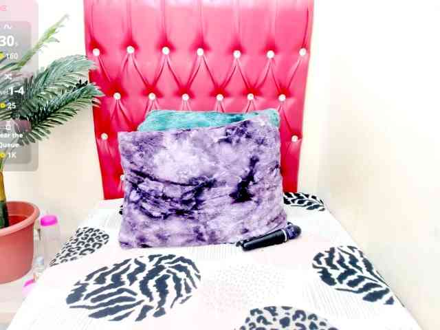 strawberrylips webcam