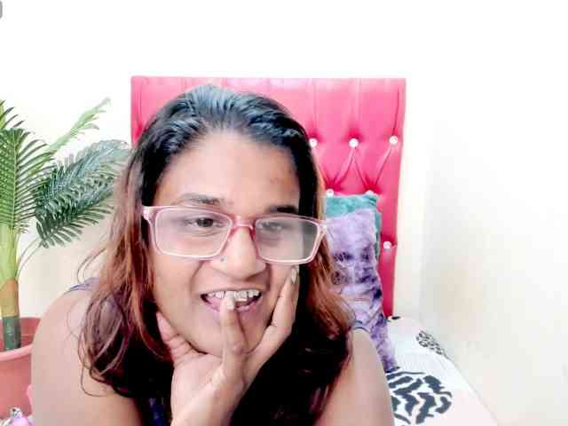 strawberrylips webcam