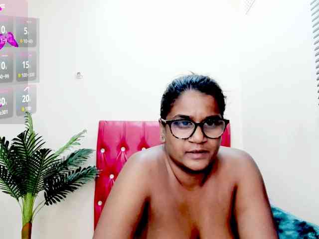 strawberrylips webcam