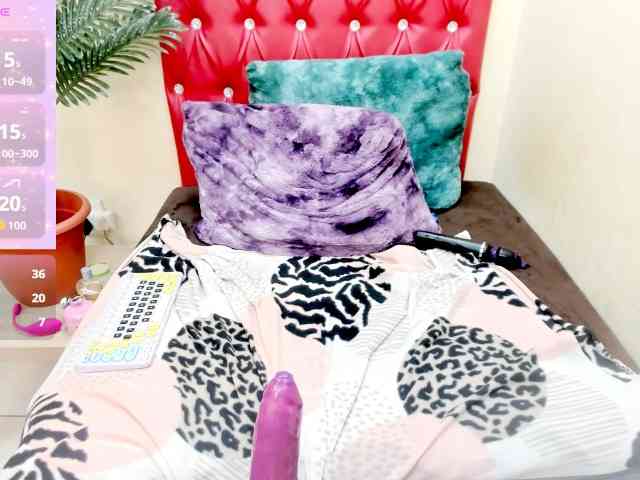 strawberrylips webcam