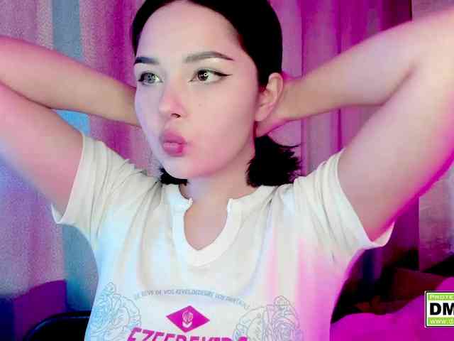 KikiraSparkle webcam