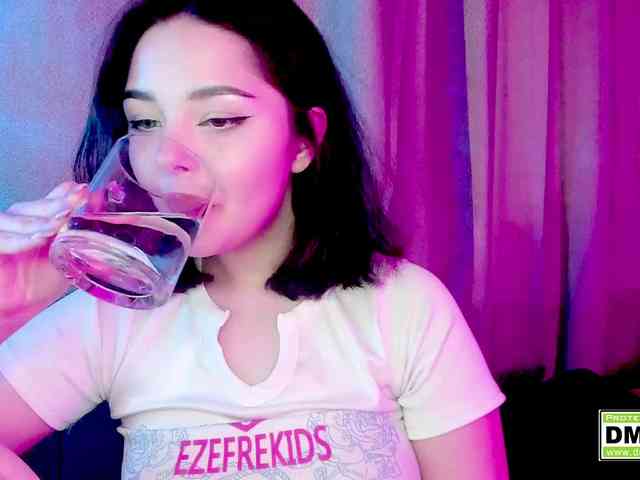 KikiraSparkle webcam