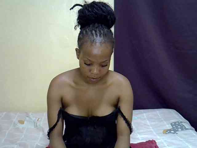 Prettyrose Live Webcam on BongaCams
