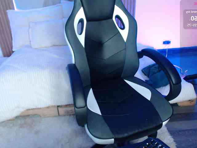 CharliJackson webcam