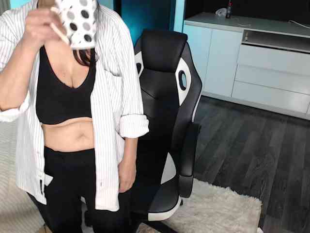 CharliJackson webcam