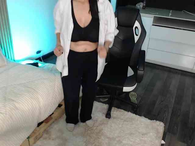 CharliJackson webcam