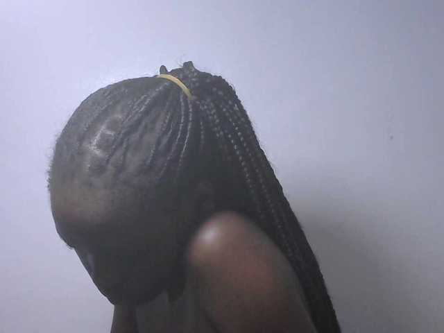 Discover Petitepussy from BongaCams