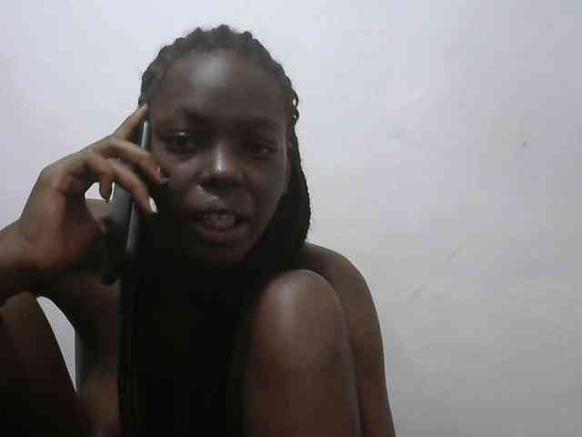 Petitepussy webcam