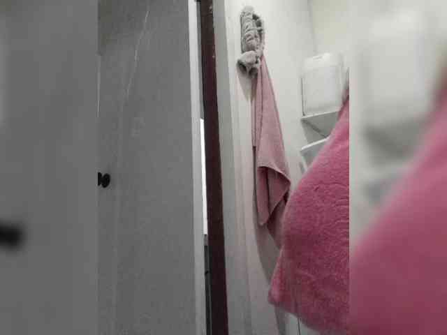 Kisa75 Live Webcam on BongaCams