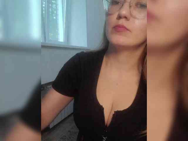 Kisa75 Live Webcam on BongaCams