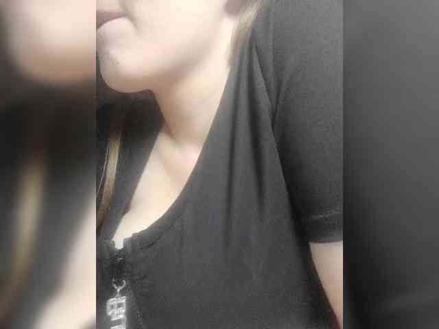 Kisa75 Live Webcam on BongaCams