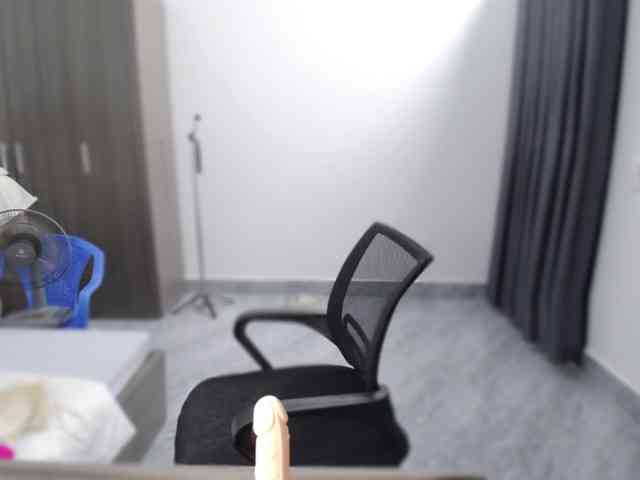Emily2k1 webcam