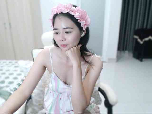 Emily2k1 webcam