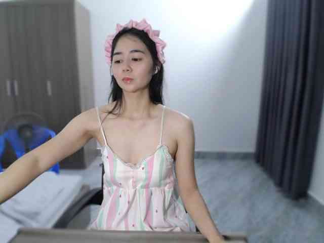 Emily2k1 webcam