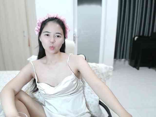 Emily2k1 webcam