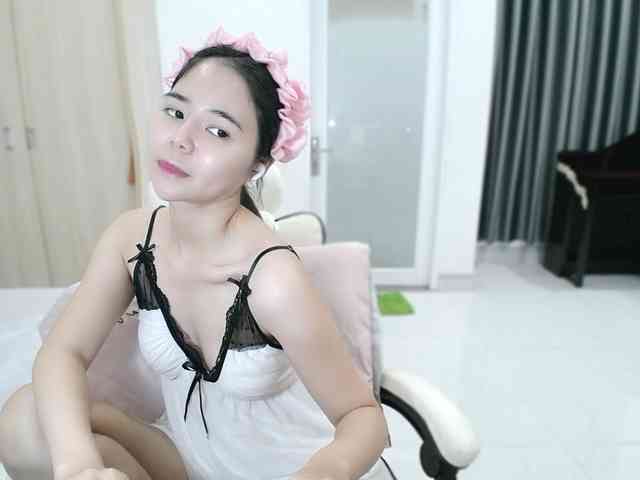 Emily2k1 webcam