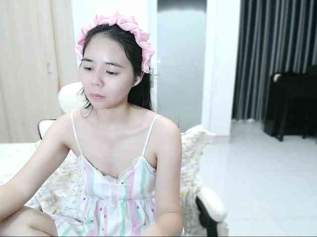 Emily2k1 webcam