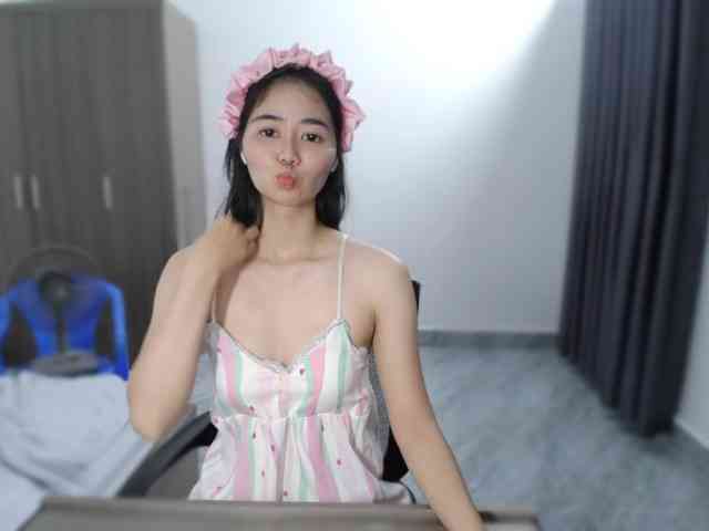 Emily2k1 webcam
