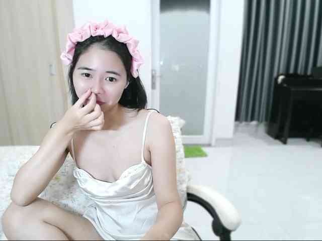 Emily2k1 webcam