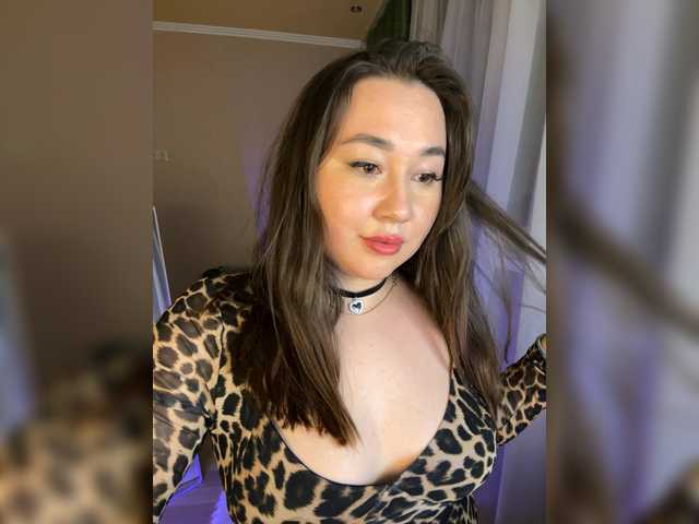 sweetie's BongaCams show and profile