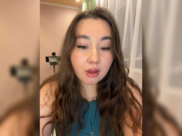 sweetie's BongaCams show and profile