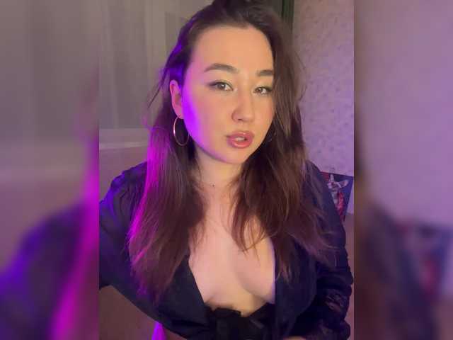 sweetie's BongaCams show and profile