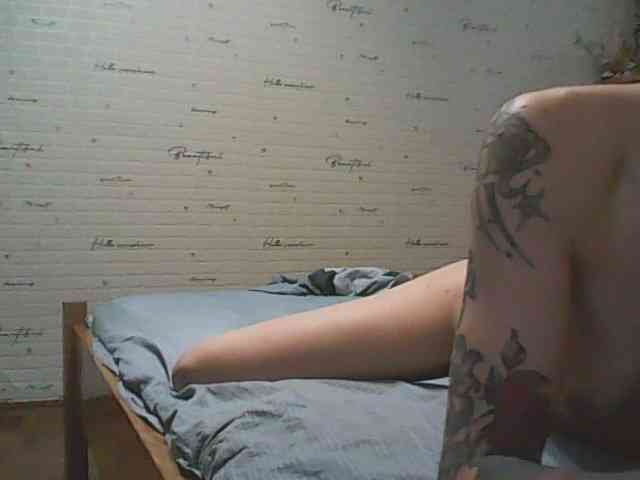 Devochka1010 webcam