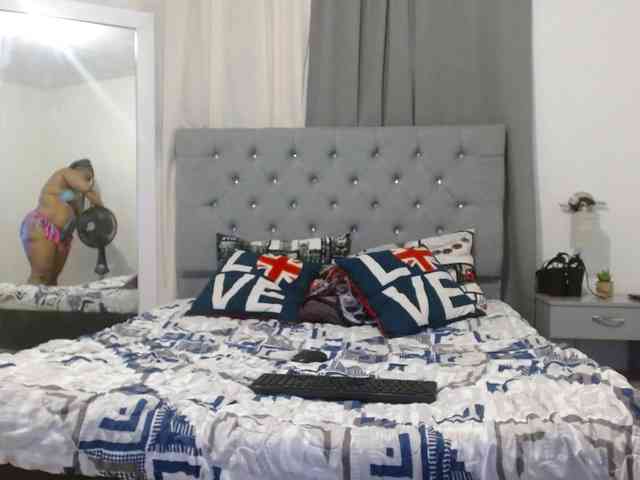 live cam show Selene-Adams