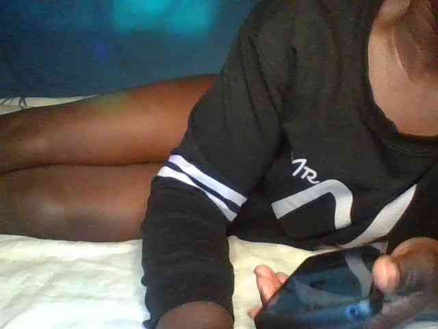 Hotsavie01 webcam