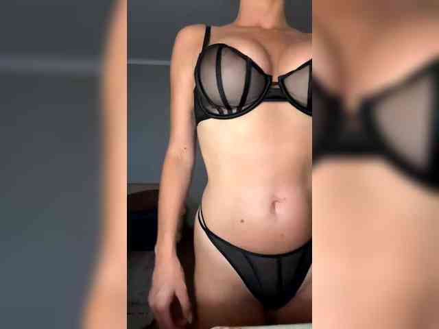 Luxxxbabe2221 webcam