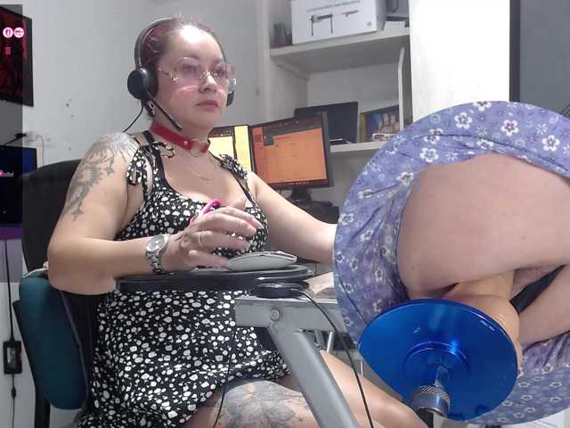Leidydi223's BongaCams show and profile