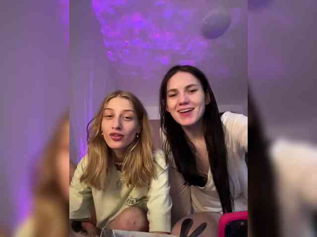 strip chat room SashaEmma