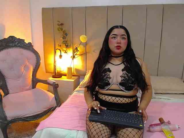 KamylaBaker webcam