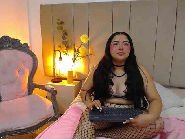 KamylaBaker webcam