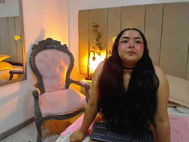 KamylaBaker webcam