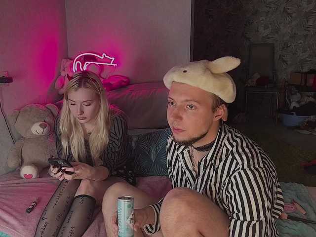 Z0mb1e's BongaCams show and profile