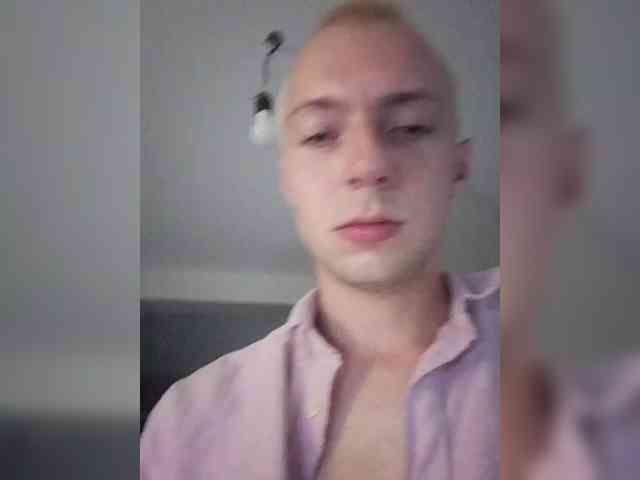 Z0mb1el0ll1 webcam