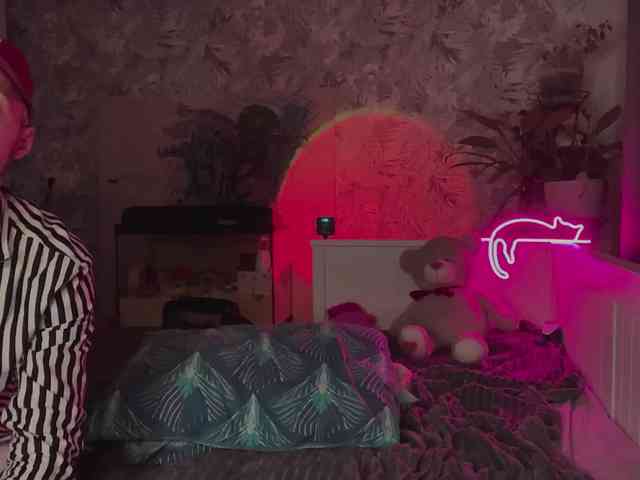 Z0mb1el0ll1 webcam