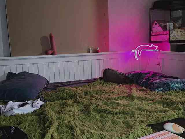 hot striptease Z0mb1e