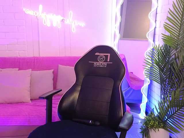 Artemiss-tay webcam bongacams model stream image