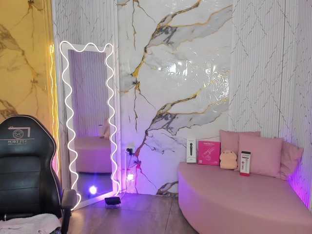 Artemiss-tay's BongaCams show and profile