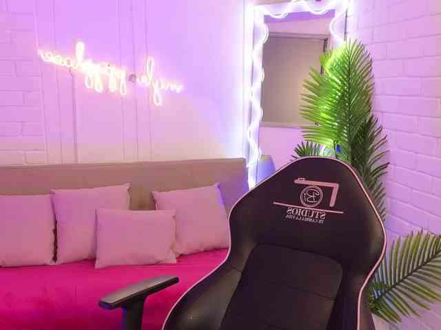 Artemiss-tay Live Webcam on BongaCams