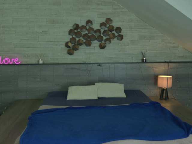 foxxy-milf's BongaCams show and profile