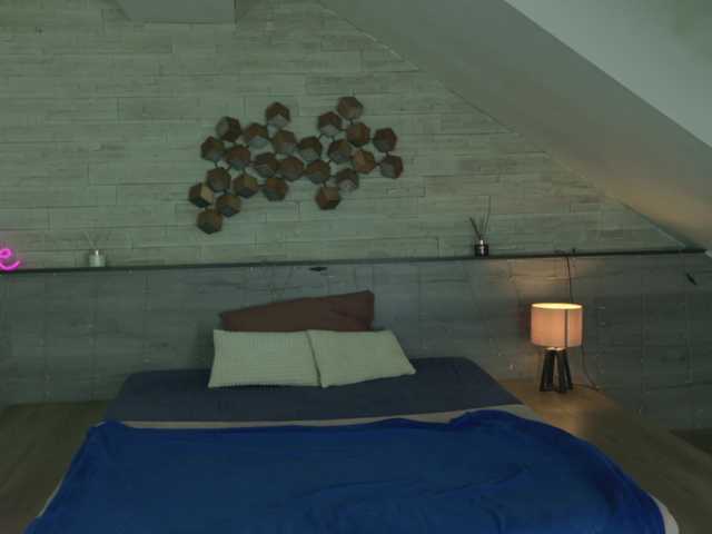 foxxy-milf's BongaCams show and profile