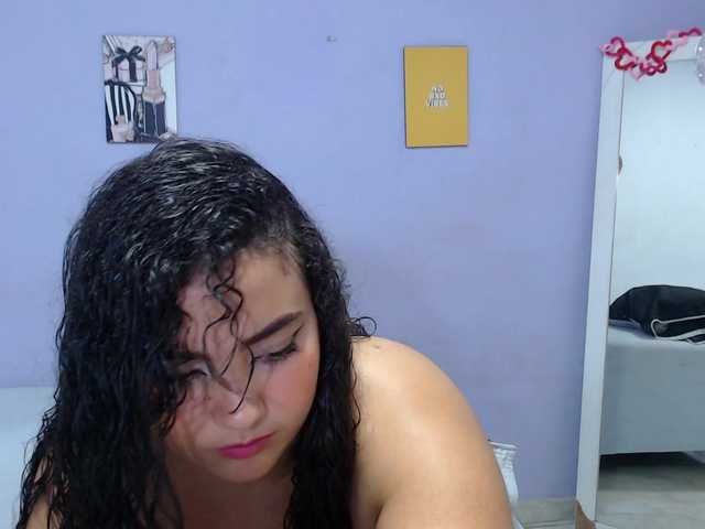 penelope-gucci webcam bongacams model stream image