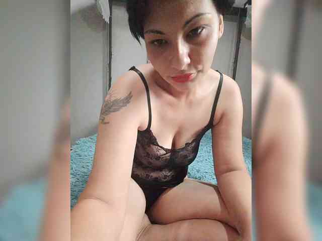 Julya92aa webcam