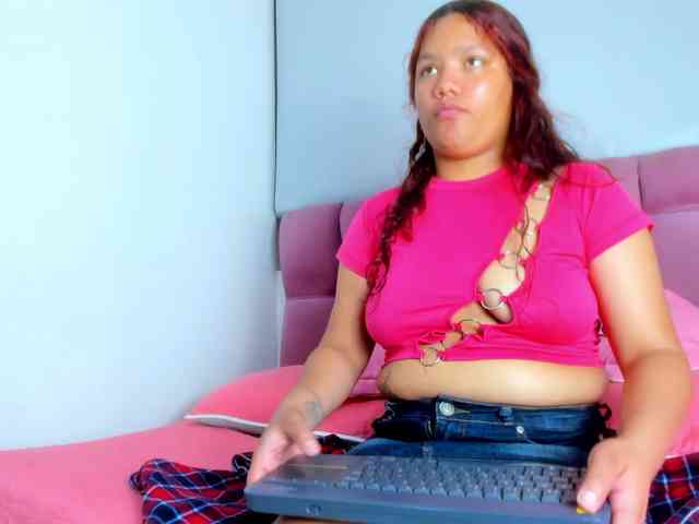 ScarlettNoir webcam