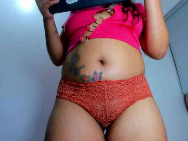 ScarlettNoir webcam