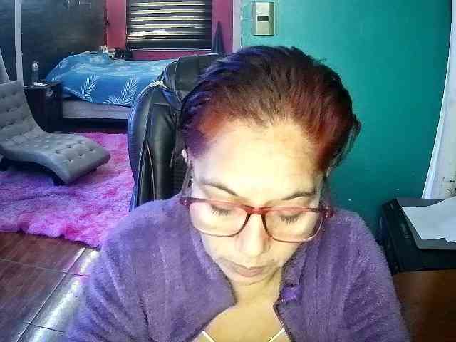 Trish-milf webcam